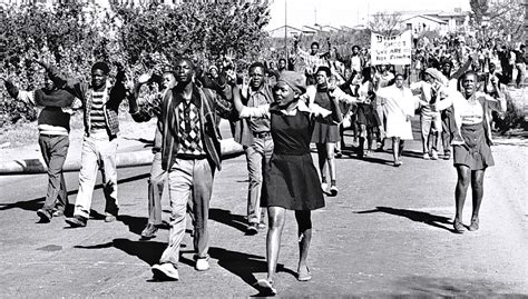 Cuộc nổi dậy Soweto 1976; một cột mốc trong lịch sử đấu tranh chống phân biệt chủng tộc ở Nam Phi, và vai trò của Neville Alexander.